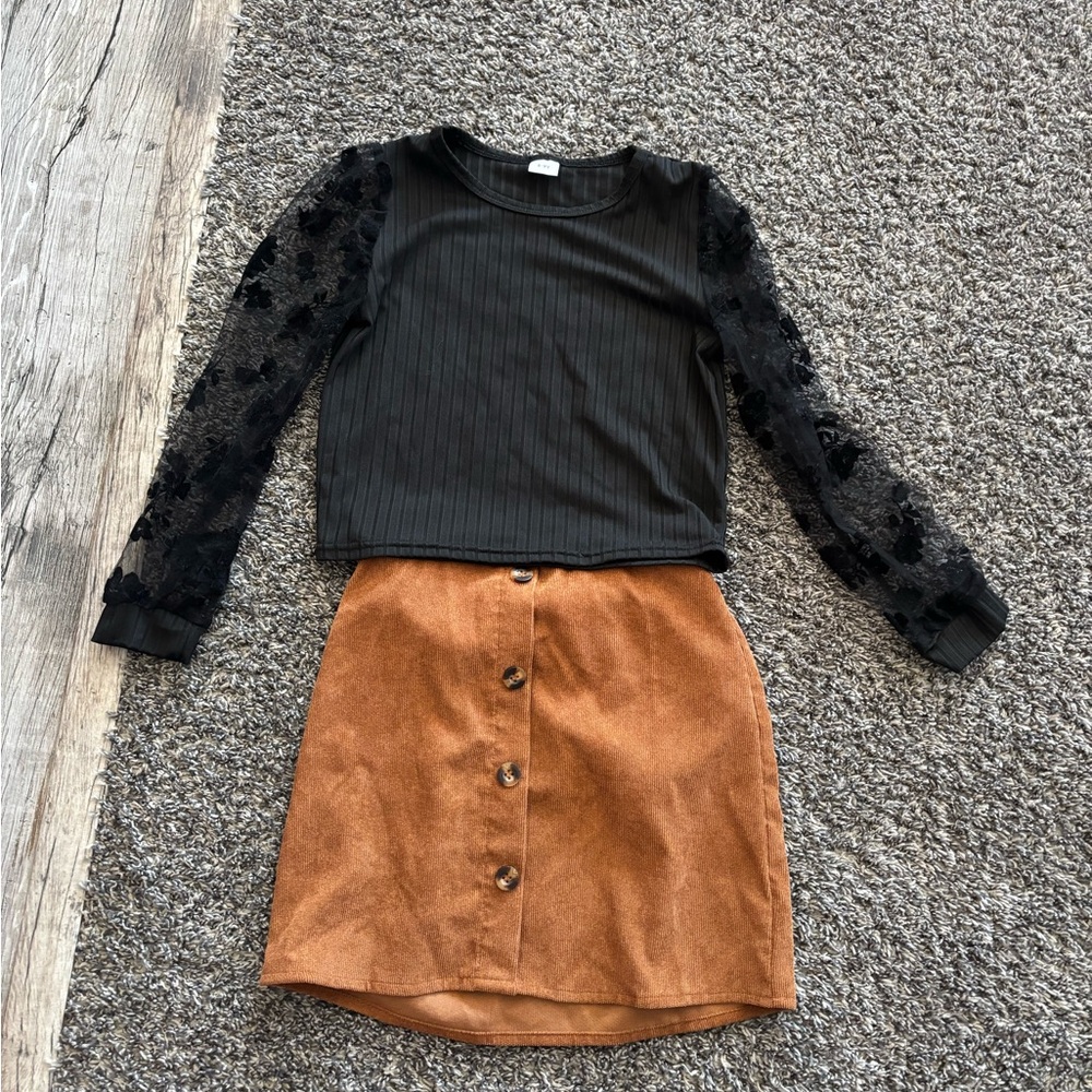 Girls Elegant Black and Tan Button-Front Skirt